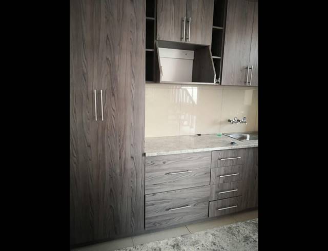 2 BEDROOM APARTMENT FOR SALE IN SUNNYSIDE